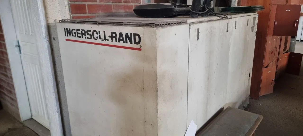 COMPRESSOR De AR PARAFUSO INGERSOLLRAND 268 PÉS - Foto 2