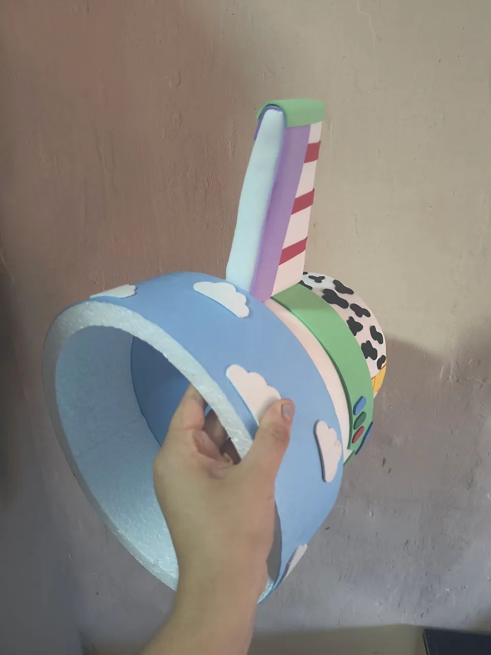 Bolo Fake a venda, tema Toy story. R$ 80,00 - Foto 3