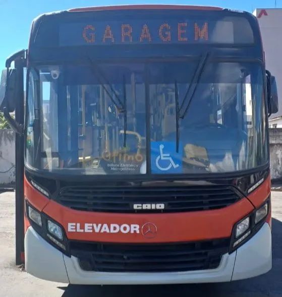 CAIO APACHE VIP MERCEDES-BENZ 