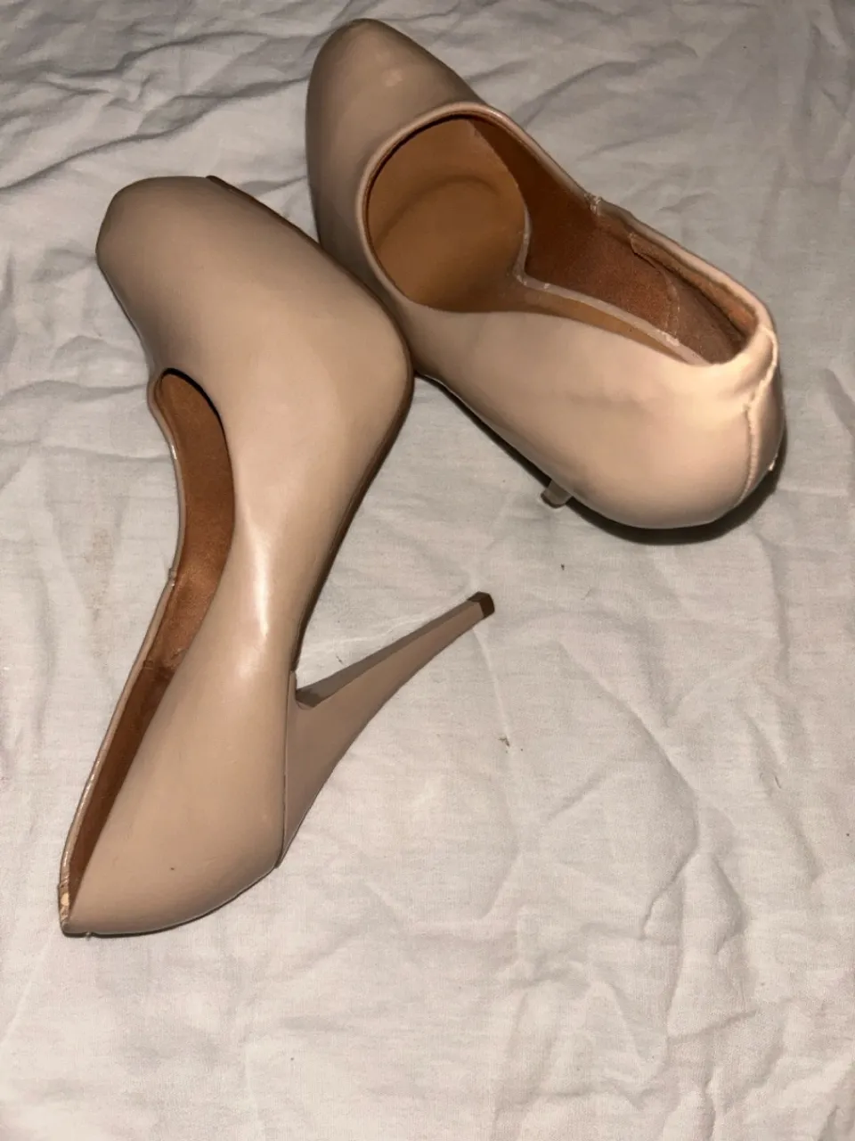 Sapatos de Salto Bege Elegantes