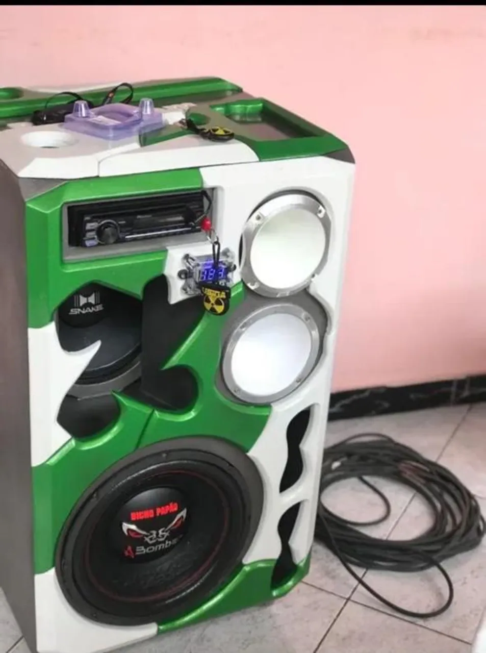 Caixa de Som Personalizada - Som Potente e Design Exclusivo!