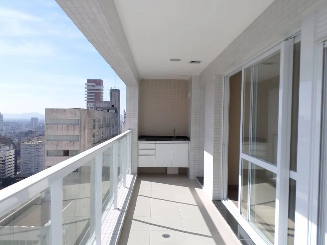 LOCAÇÃO NO RESIDENCIAL LEGEND 1 SUÍTE MOBILIADO NO BAIRRO DO GONZAGA EM SANTOS