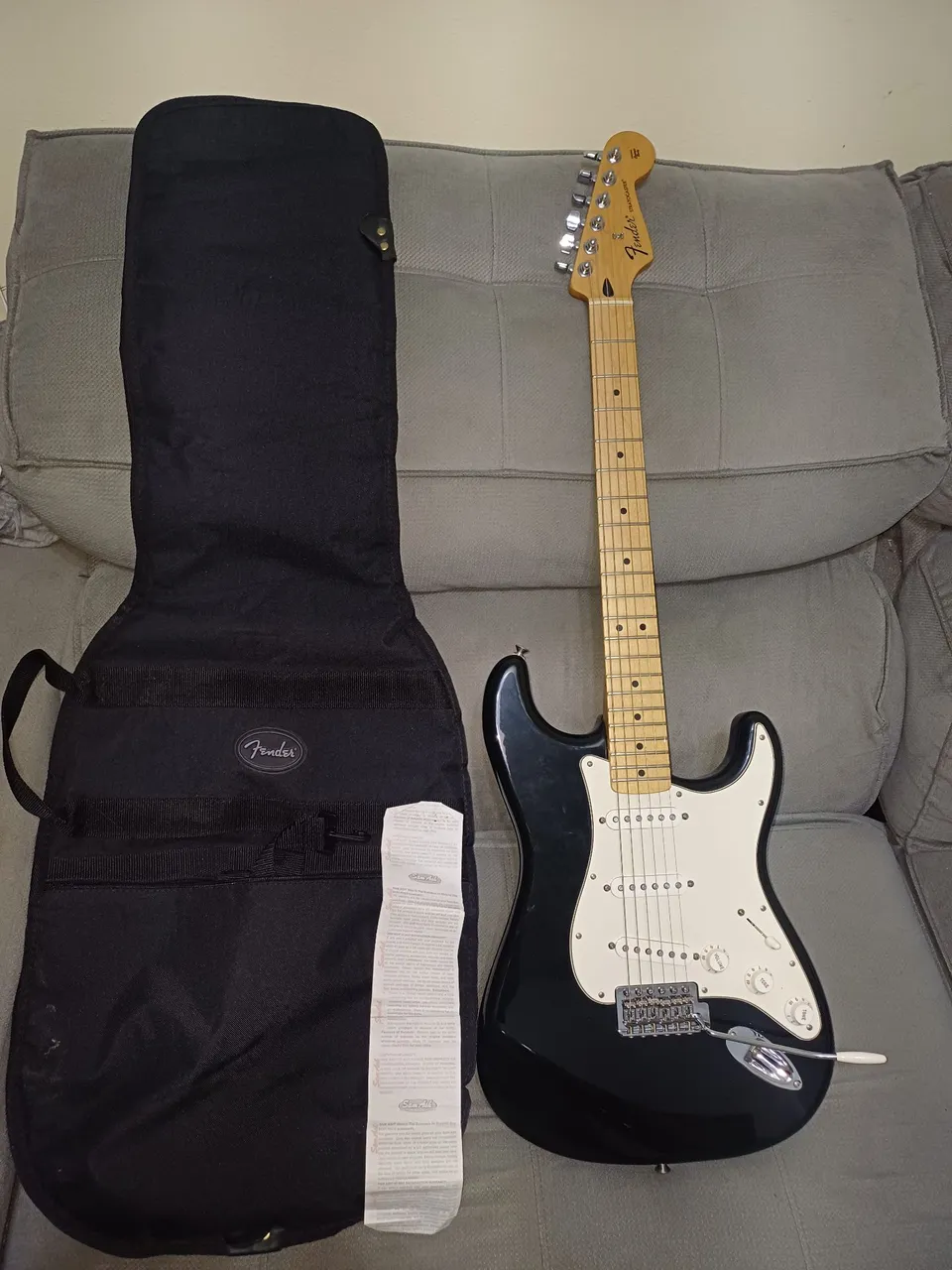 Guitarra fender stratocaster México nova