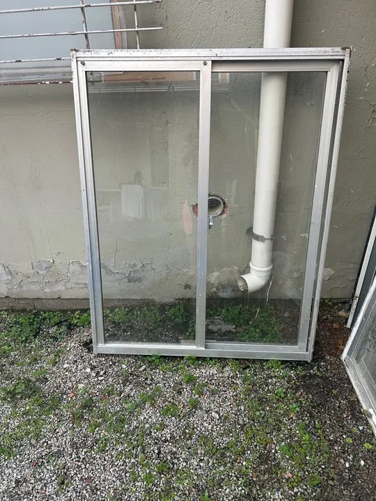 Janela de Alumínio Usada - Foto 2
