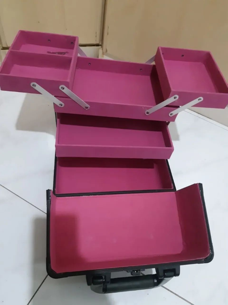 Maleta de Maquiagem / Multiuso Avon - Nova na Caixa - Foto 3