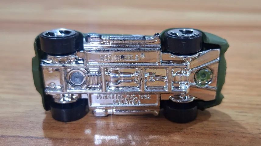 2008 Hot Wheels Team: Engine Revealers – Sooo Fast, Collectible Toy Car With Revealable Engine Feature - View #3