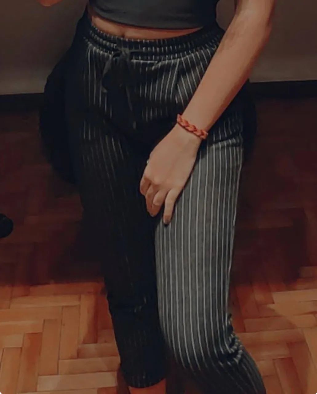 calça de tecido preta listrada65562811629569123