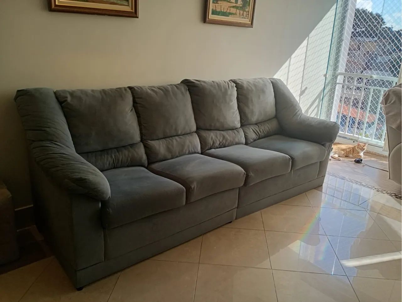Sofá 4 lugares em excelente estado 2,50 m de comprimento em 0,90 de largura - Foto 2