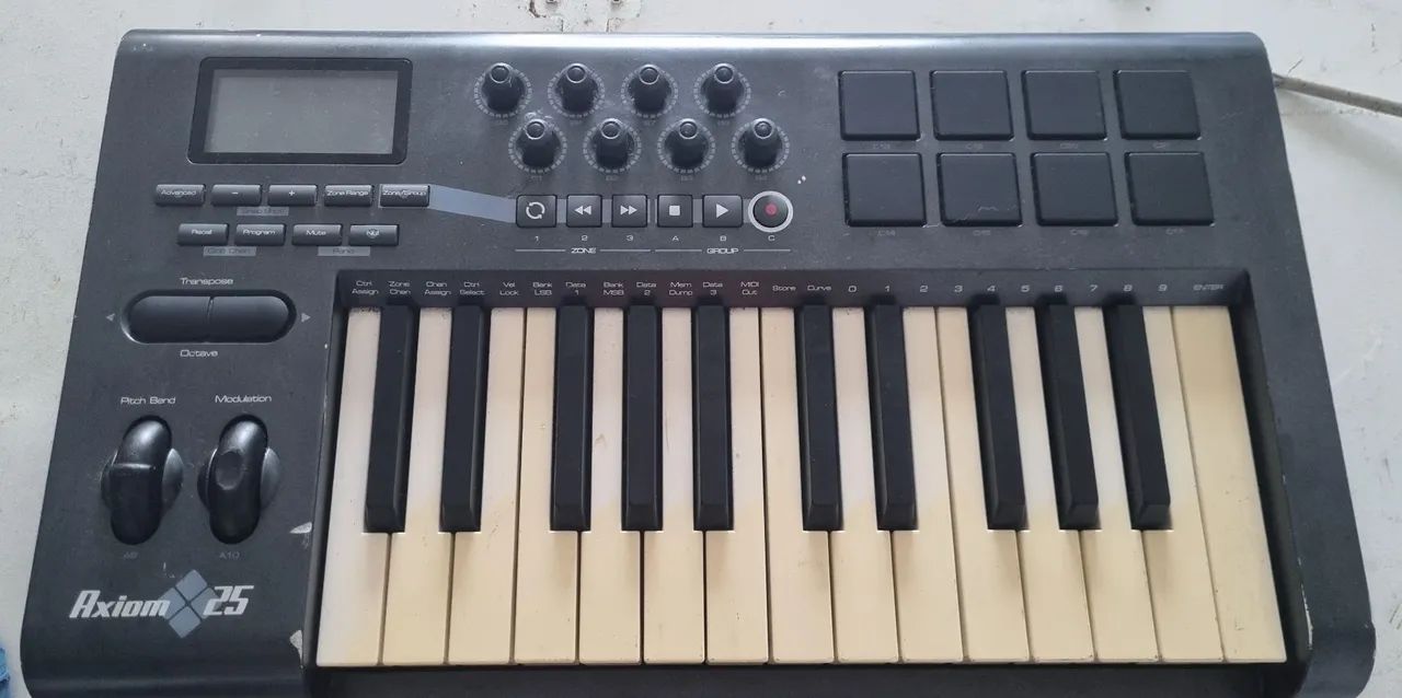Controladora Produção Musical M-Audio Axiom 25