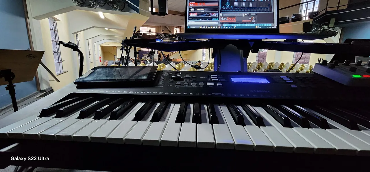 Yamaha PSR-E373. troco por controlador