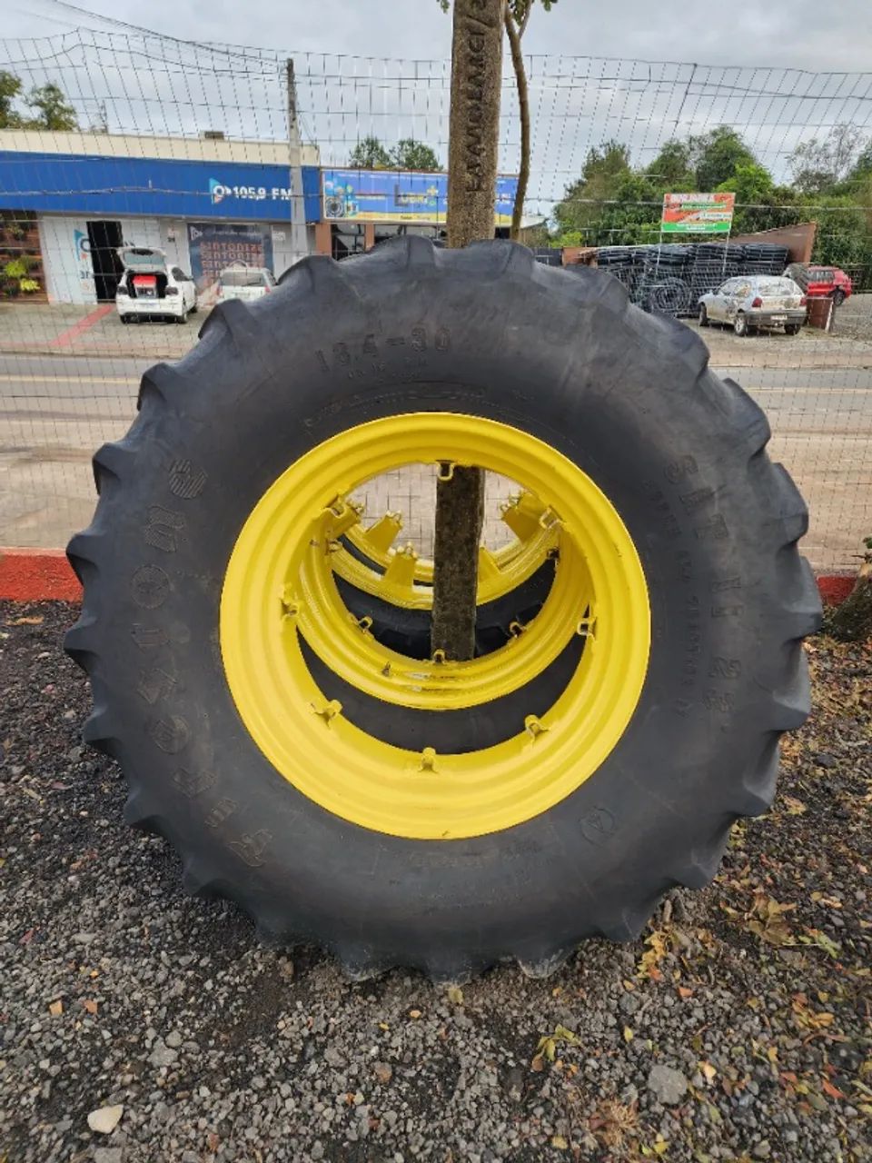 Par de Pneus Agrícolas Completos Usados, Medida: 18.4-30 R1, Firestone 10 Lonas - Foto 4