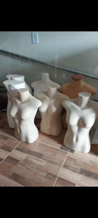 Balcão de Loja em MDF Branco, manequim  - Foto 4