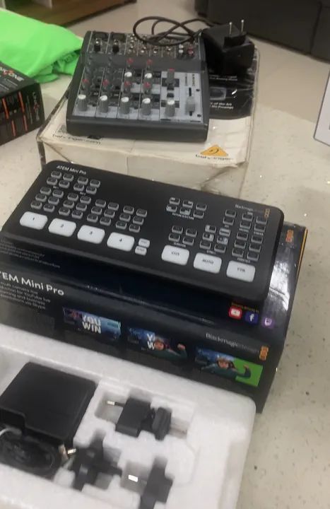 Kit de Streaming Completo - TV, Mixer, Microfone, Acessórios