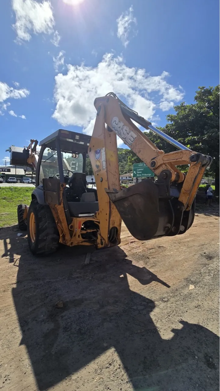 Retroescavadeira Case 580n 4x4