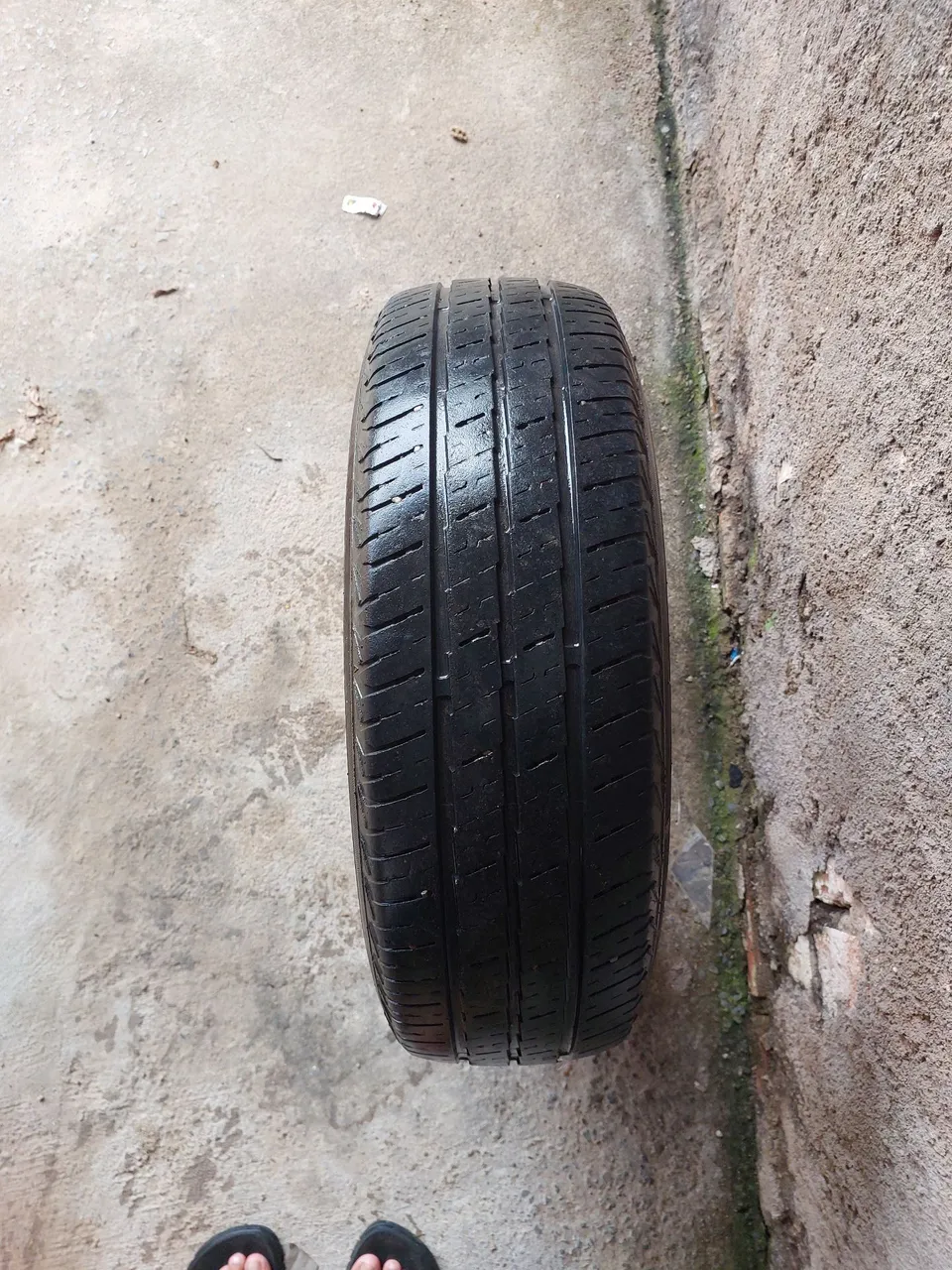 Pneu usado em otimo estado 195/65R15C