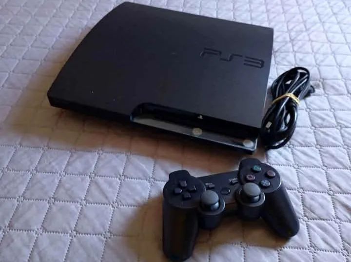 Playstation 3 Slim (DESBLOQUEADO)
