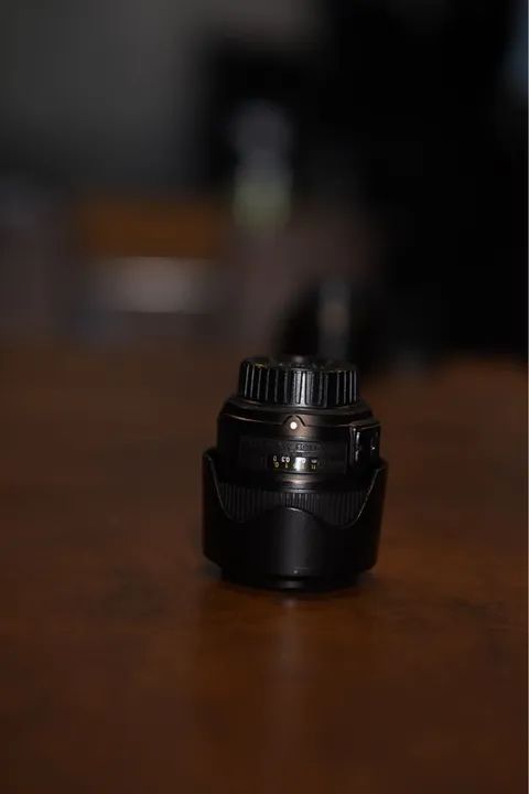 Lente Nikon F1.8 ED FF - Foto 2