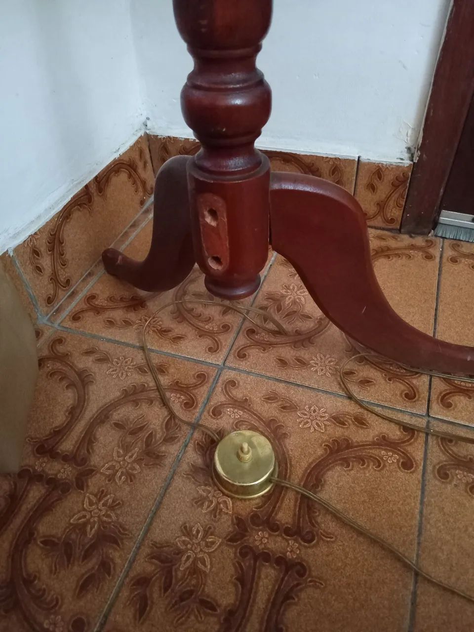 Abajur de chão vintage anos 60 lê descrição  - Foto 3