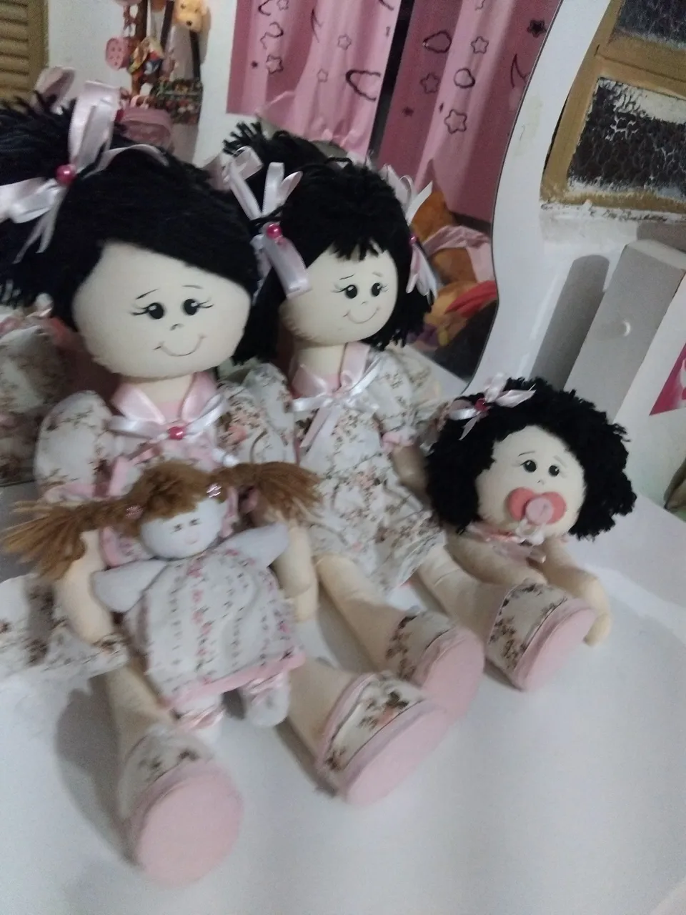 Lindas Bonecas de Pano Artesanais - Encanto e Diversão!