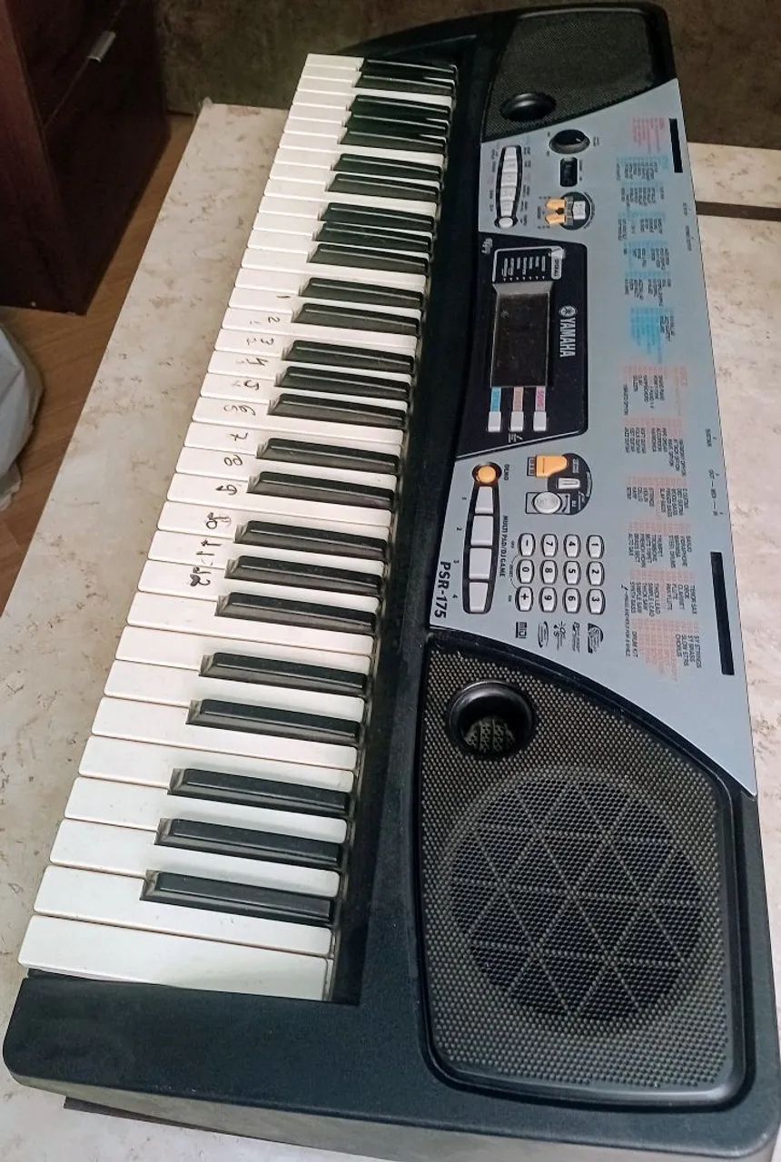 Piano Teclado Yamaha PSR-175 Midi  - Foto 5