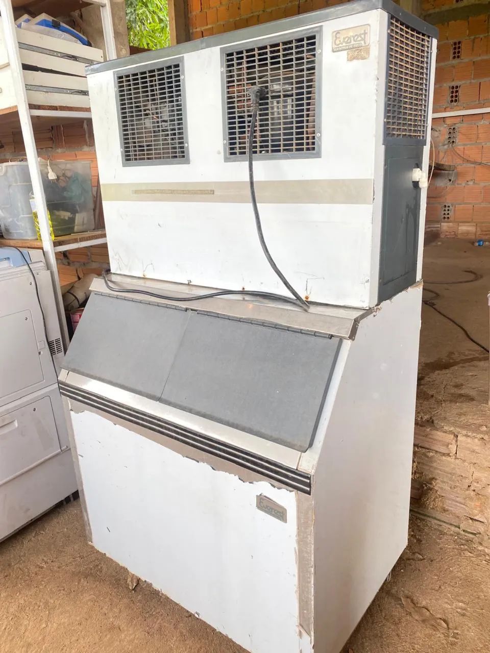 Máquina de gelo Evereste  1 Módulo 