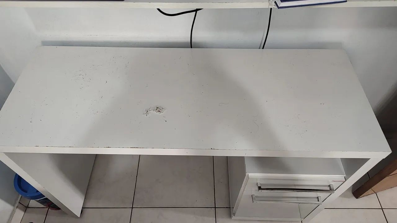Mesa de estudo64375105028611122