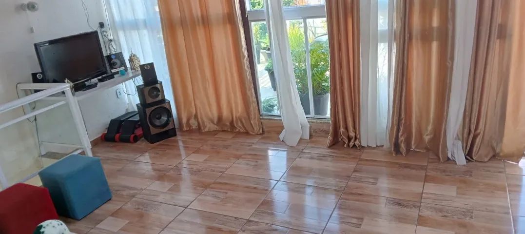 Cobertura com mobília e área de lazer a 2 minutos a pé para praia do Pontal