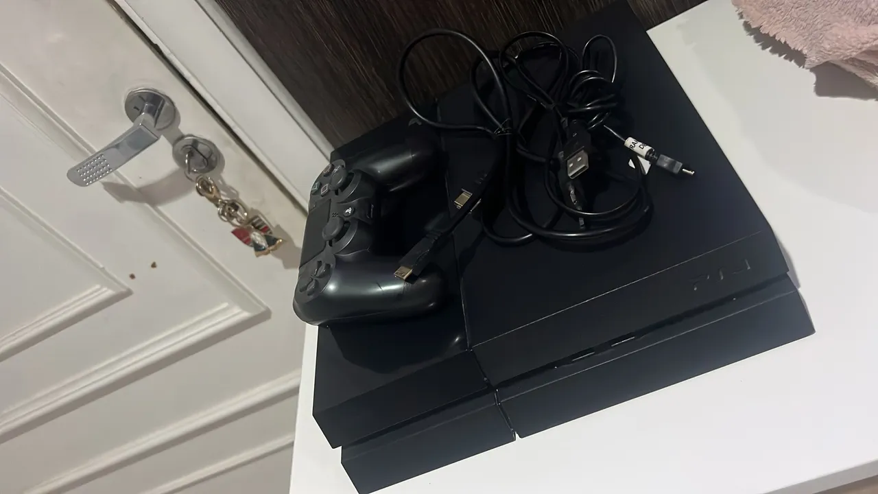 PlayStation 4 (PS4) - Console Completo