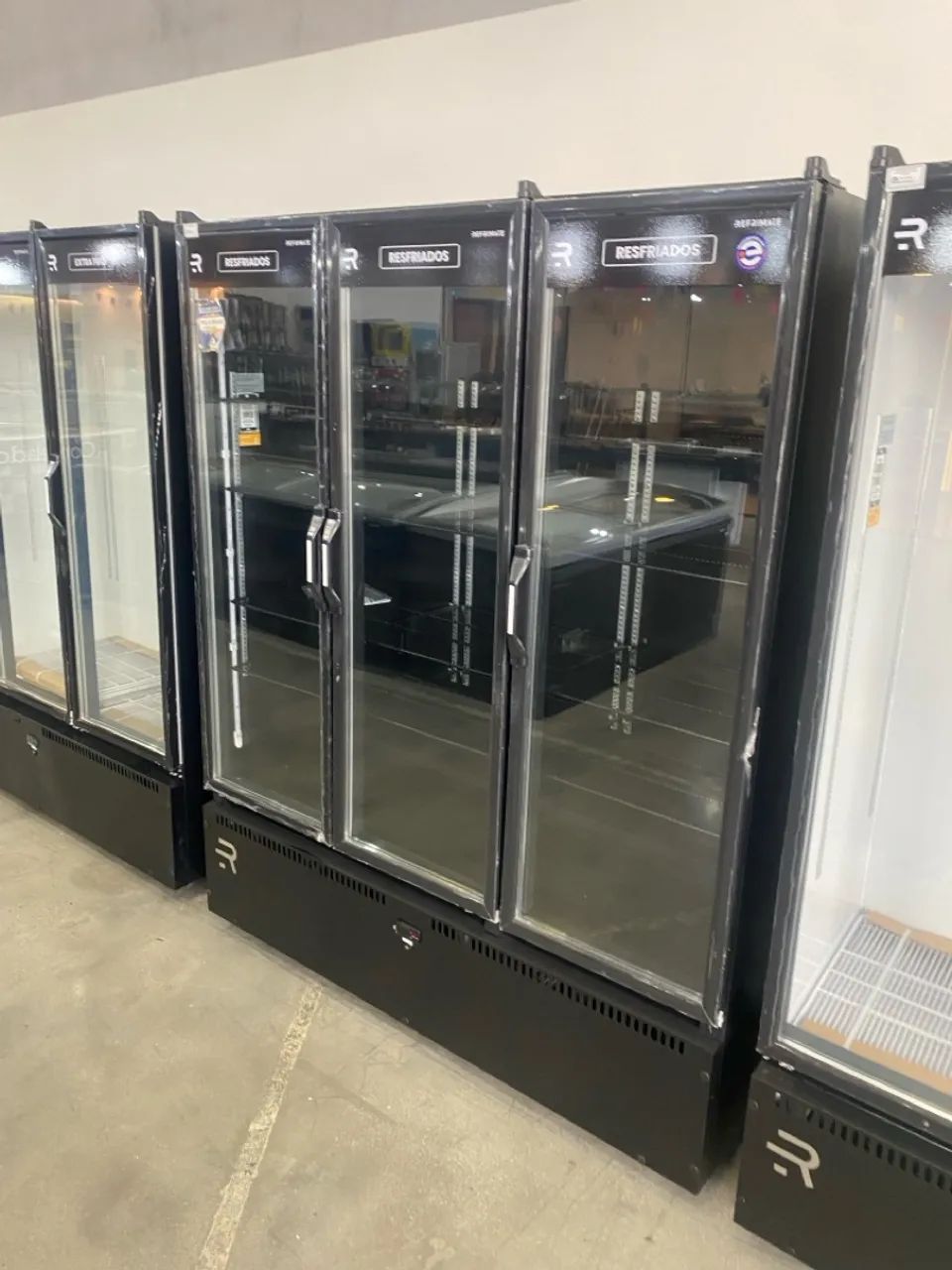 Refrigerador Vertical Expositor 3 Portas - Refrimate 