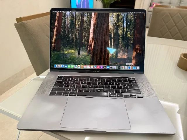 MacBook Pro 16