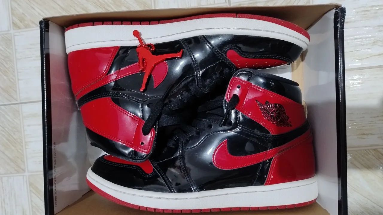 Tênis Jordan 1 high bred 