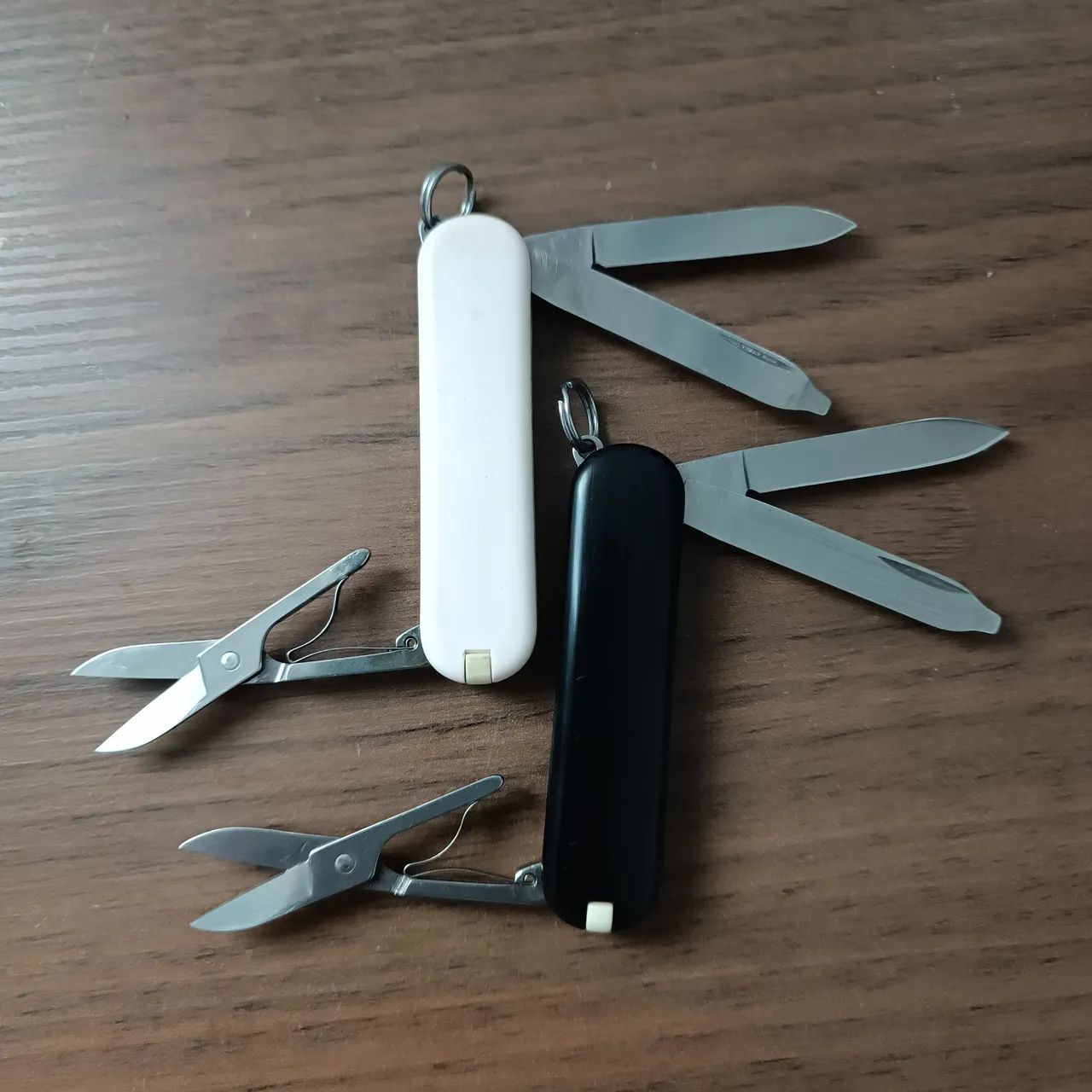 VT1573 - 2 Classics SD Victorinox usados - Preto e Branco  - Foto 2