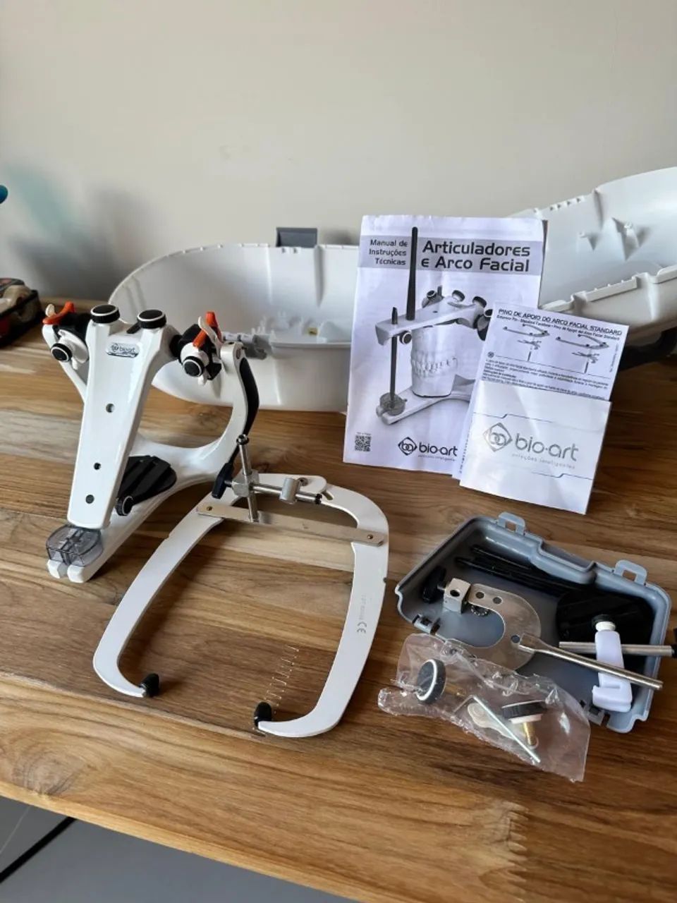 Articulador Semi Ajustável BIO-ART A7 PLUS com Arco Facial