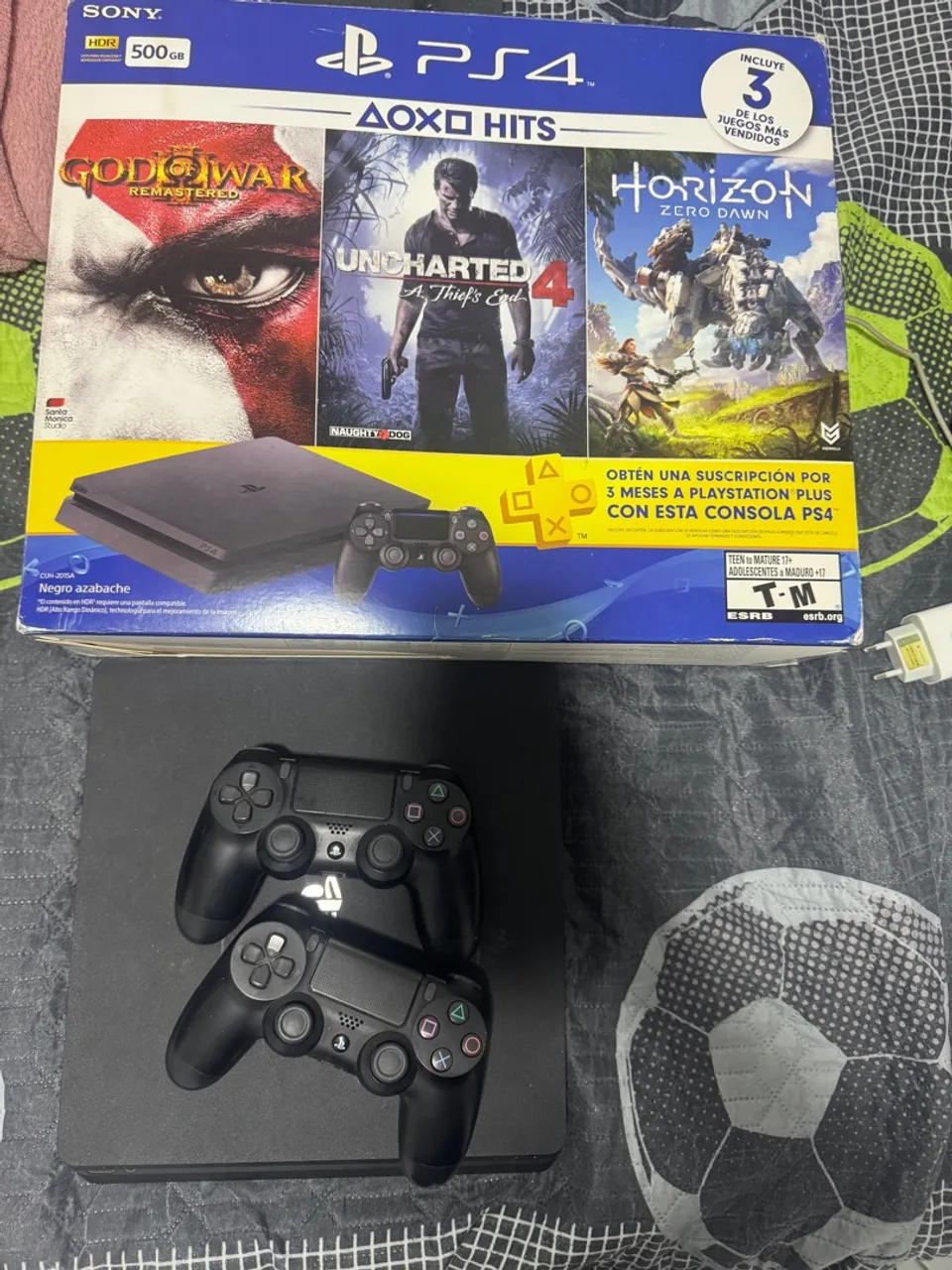 Playstation 4 (PS4) 500GB + 2 Controles + 5 Jogos