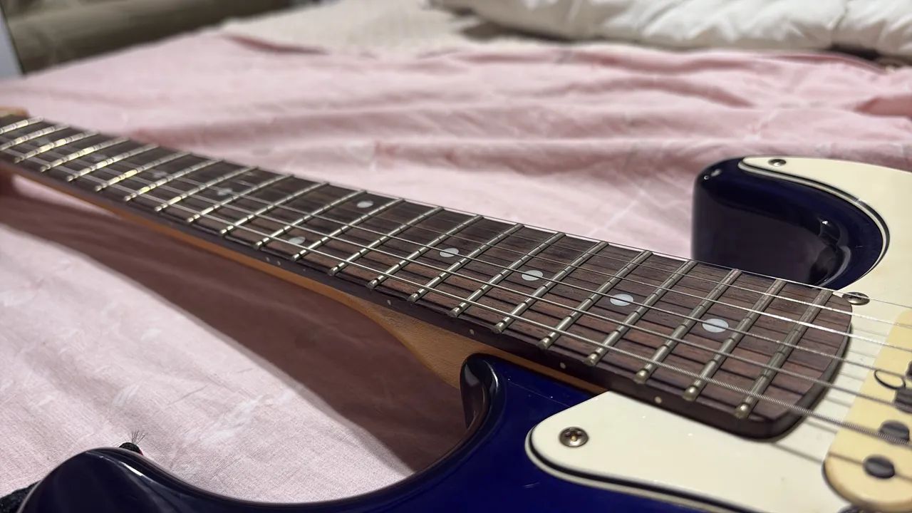 Guitarra Strato RE-30 Made in Korea - Foto 2