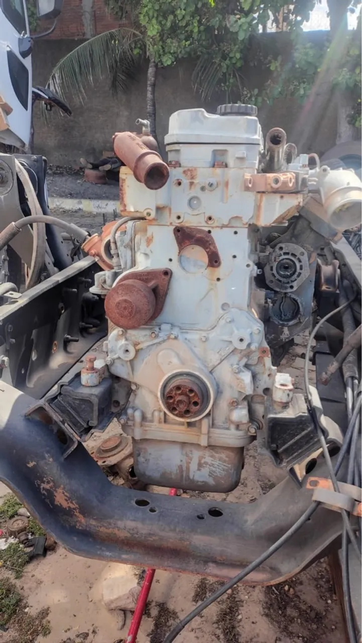Motor Cummins 4c eletrônico