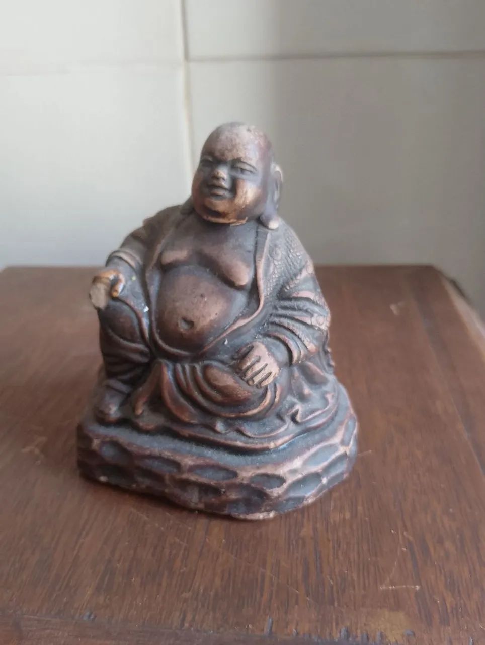 Buda sentado com avaria em uma das mãos  - Foto 4