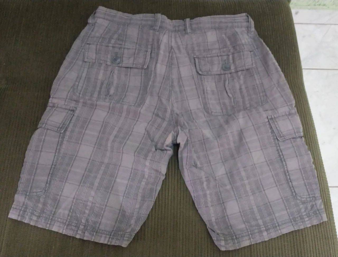 Bermuda Calvin Klein Cargo Masculina tamanho 40 Conforto e Estilo!