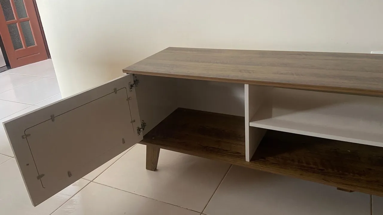 Rack de TV com Design Moderno e Funcional