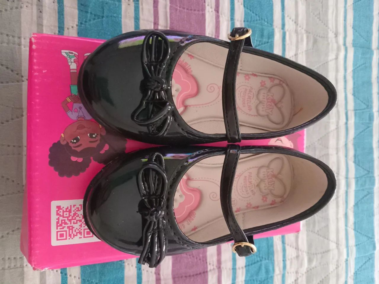 Sapatinho de menina preto tam 20 - Foto 2