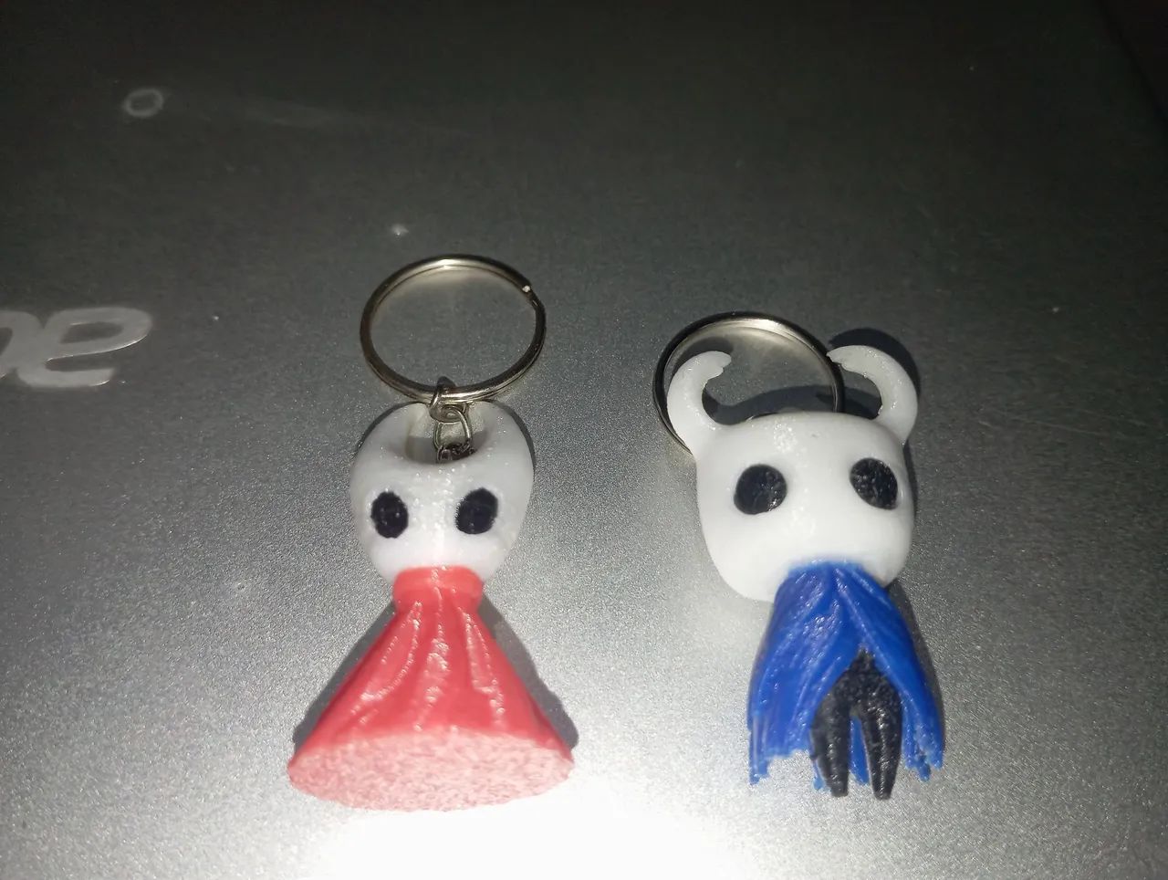 Chaveiros hollow knight e Hornet. - Foto 3