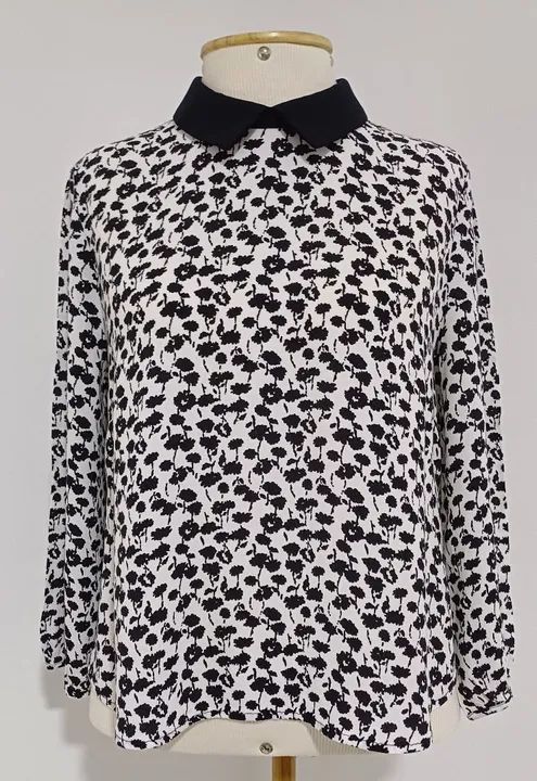 Blusa Gola Social FOREVER 21 Preto e Branco
