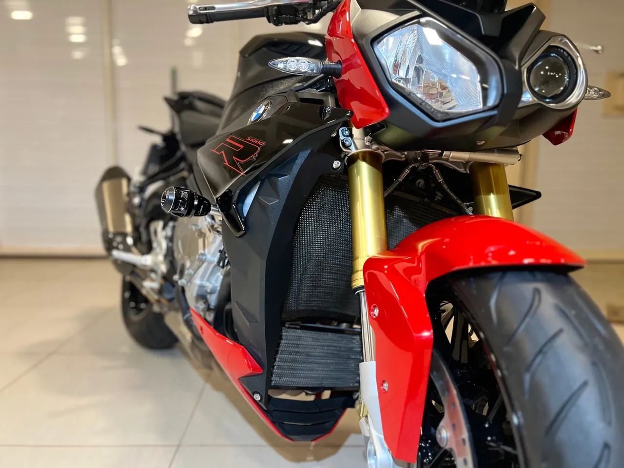BMW S1000r impecável Pouco Rodada - Foto 4