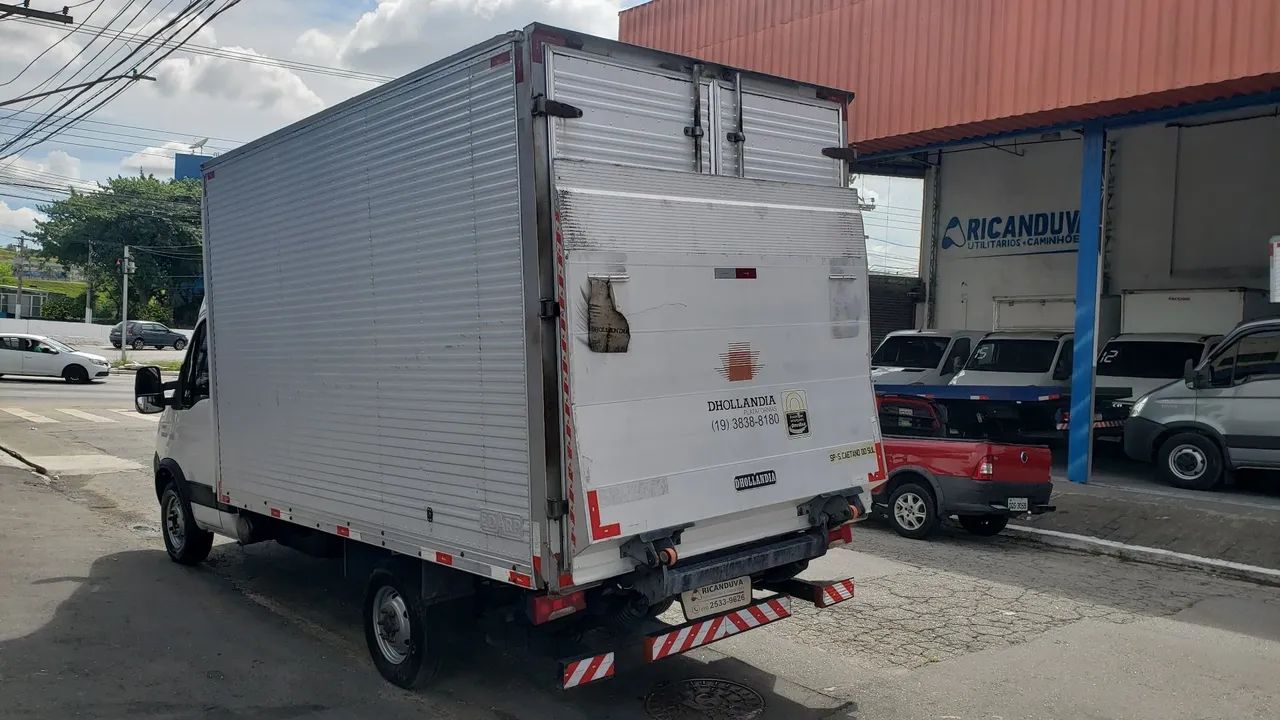 Iveco Daily 35S14 2019 - Baú c/ plataforma - Foto 4