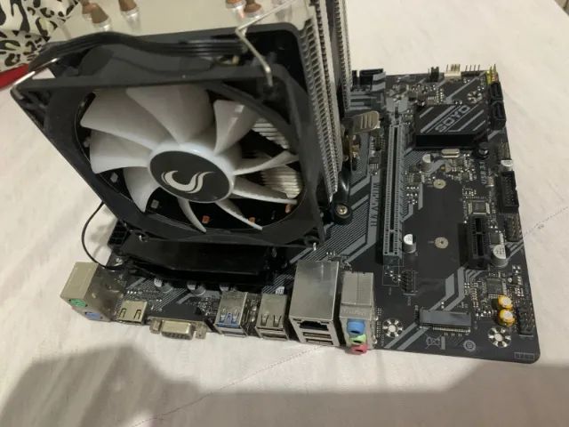 Kit Ryzen 5 3600x, Placa mae a520m - Foto 3