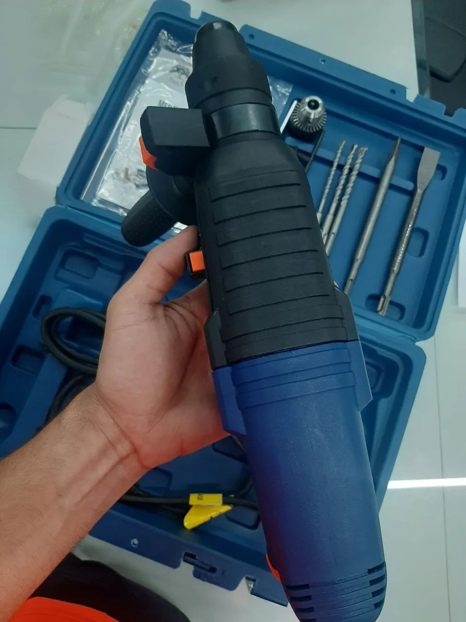 Furadeira e Martelete Rompedor 1200W SDS COM ACESSÓRIOS  - Foto 3