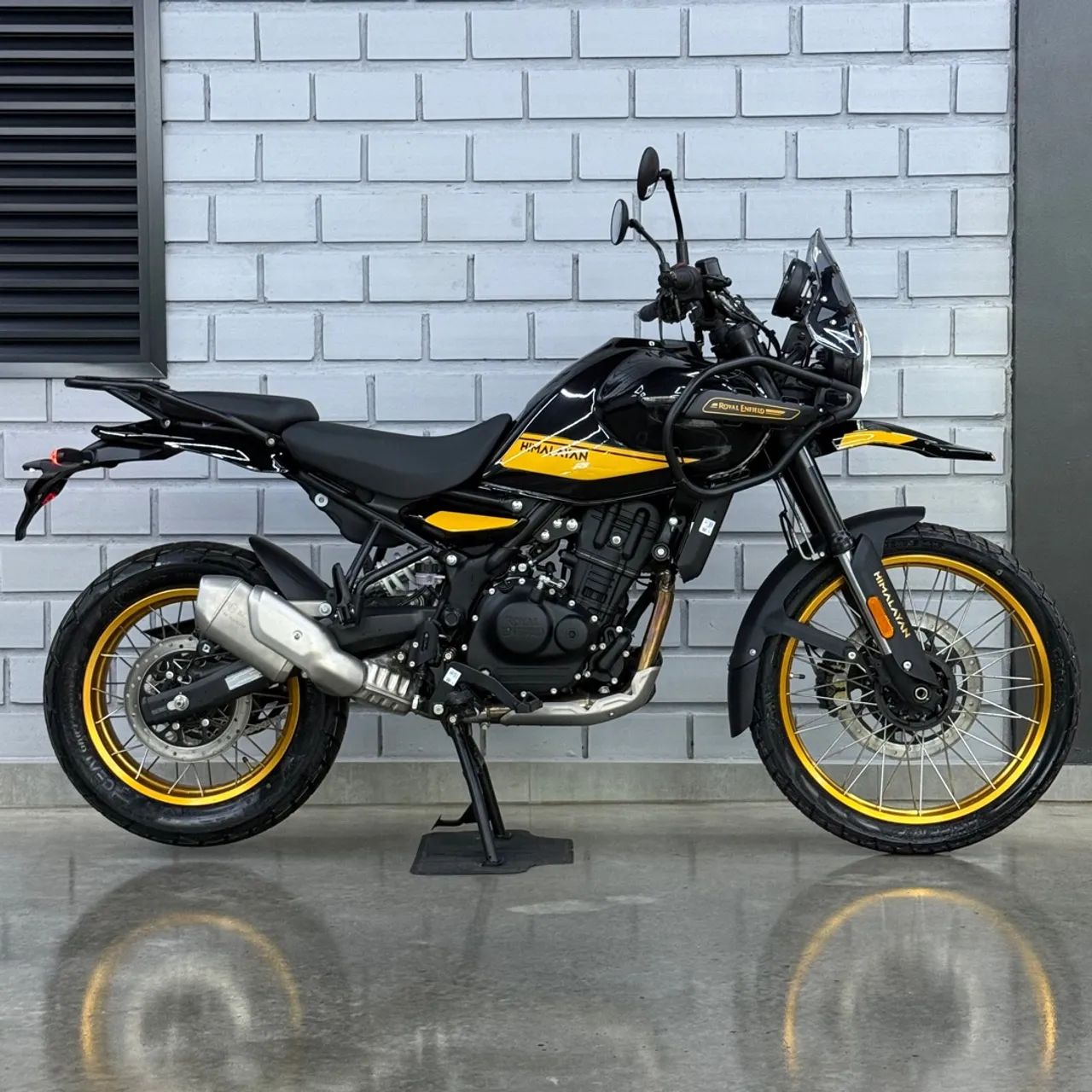 Royal Enfield Himalayan 450 2026 chega ao Brasil com motor Sherpa e painel TFT conectado