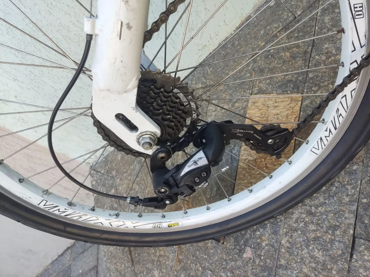 Bicicleta Caloi T-Type 21V Aro 26 Shimano  - Foto 5