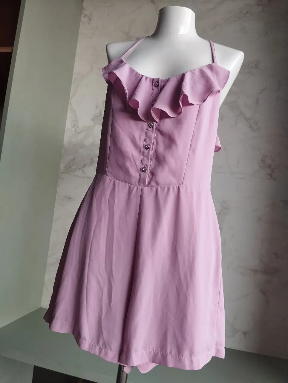 Vestido Rosa com Detalhes em Babado