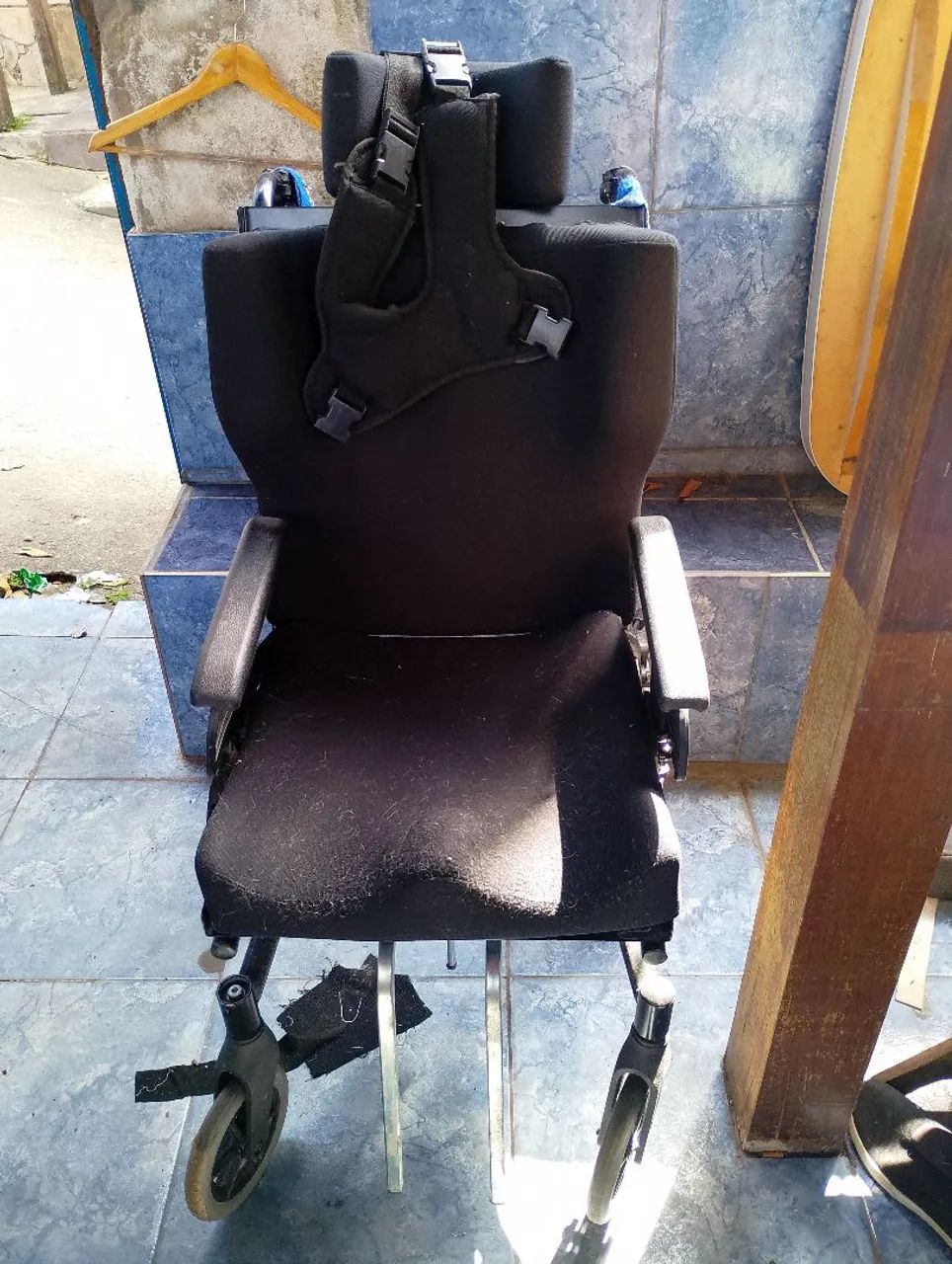 Cadeira de Rodas Manual - Ótimo estado não foi usada cadeira 36 cm - Foto 3